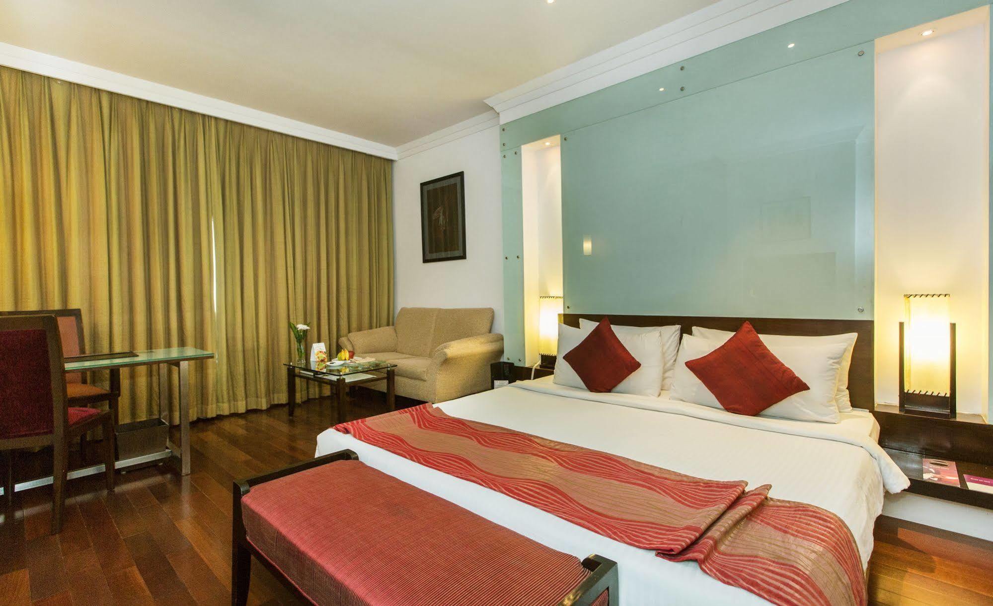 The Chancery Pavilion Bangalore Ngoại thất bức ảnh